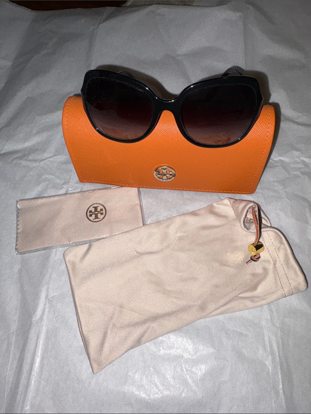 Tory Burch Black Gradient Cat-Eye Sunglasses with Orange Case